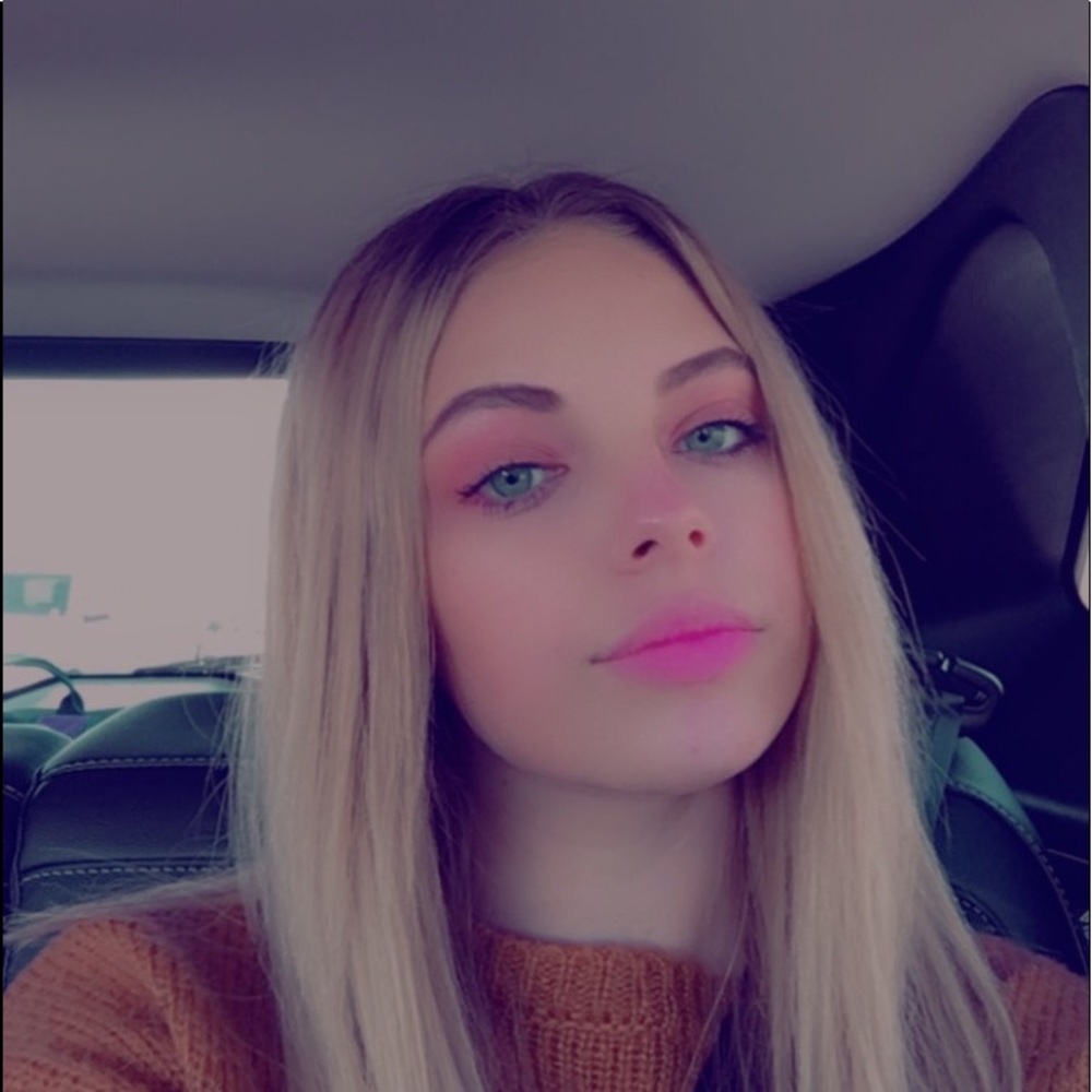 Meet your Posher, Katelyn